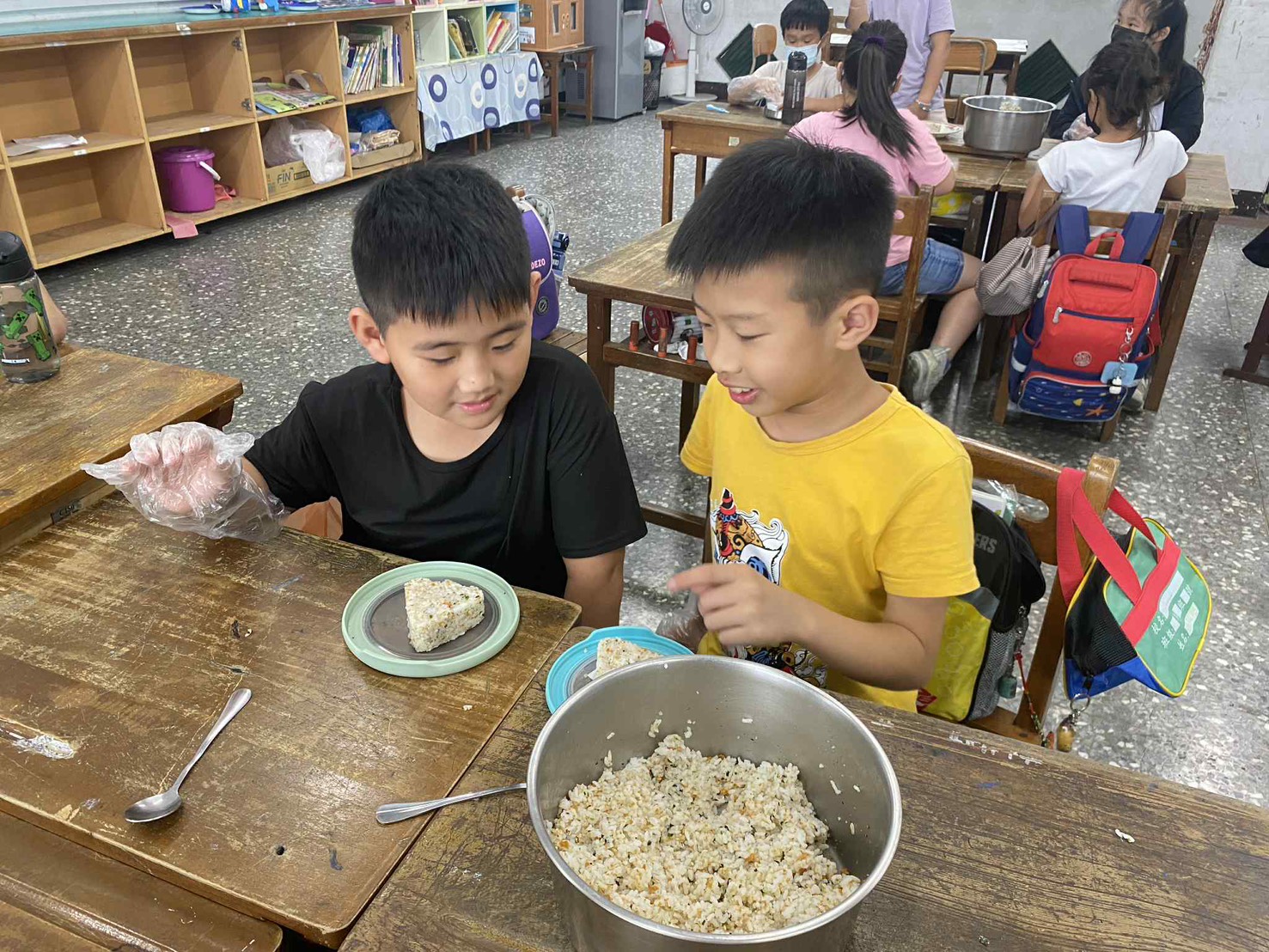 捏飯糰