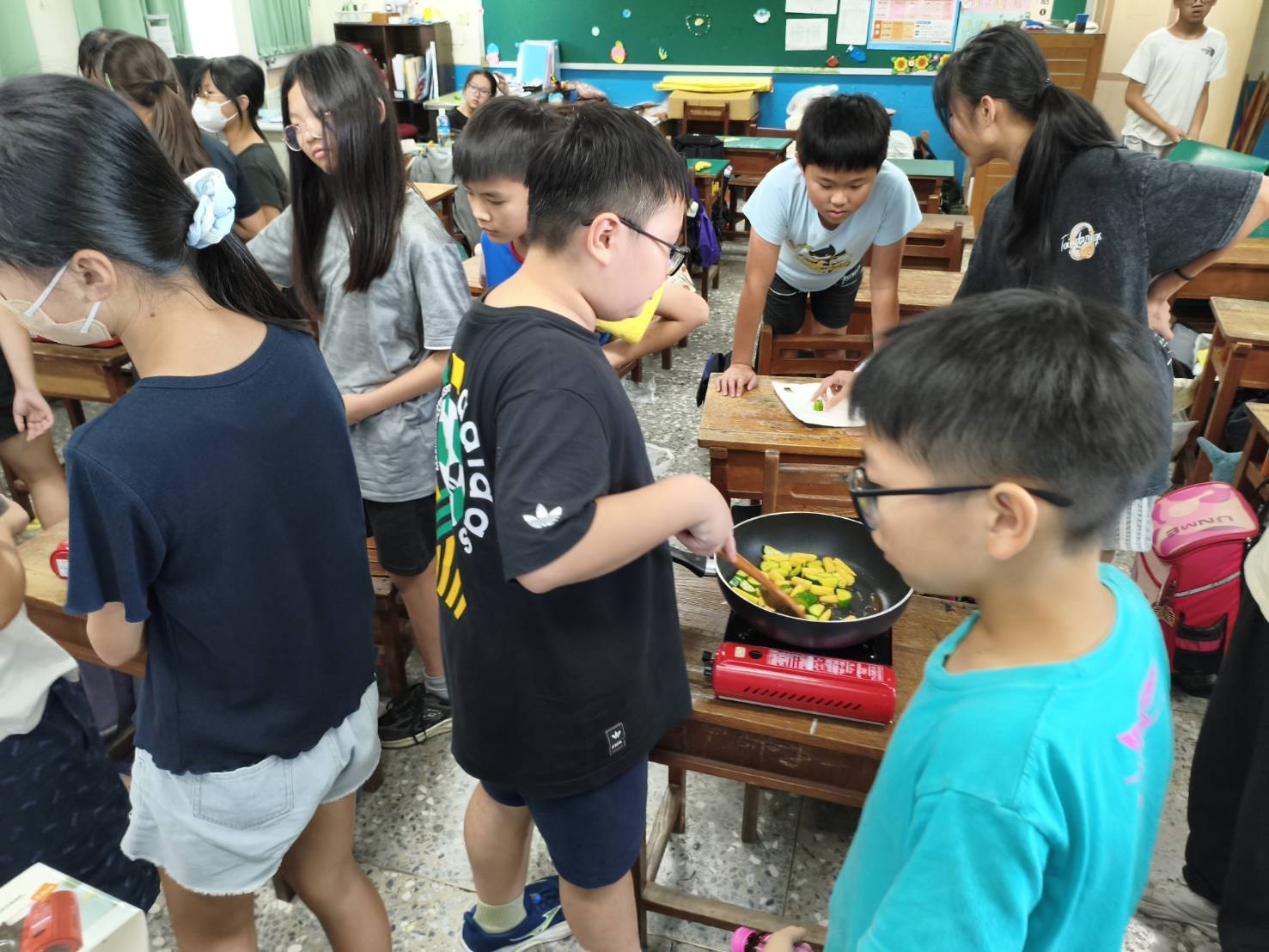 以平底鍋進行創意料理